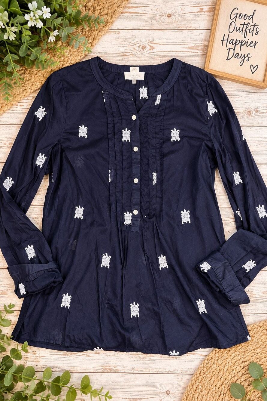 LOFT turlte print The Softened Shirt Small Navy Blue Embroidered Turtle Pintuck